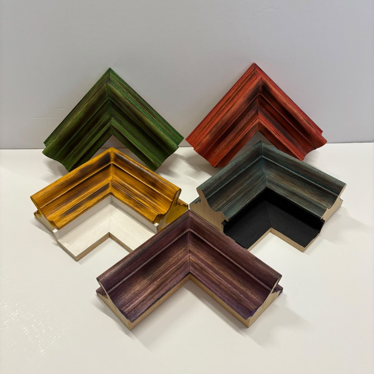 Cornice per tele. Fiamma 503